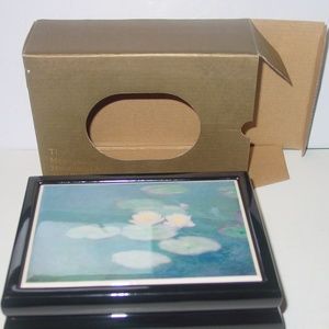 Met. Museum of Arts Monet Water Lillies Music Box